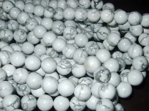 - Pietre Dure Forate - HOWLITE sfera 10 mm 5 pz - Picture 1 of 1