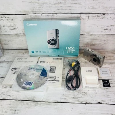 Fotocamera digitale compatta Canon IXY DIGITAL 25IS argento testata con acces... - Immagine 1 di 4