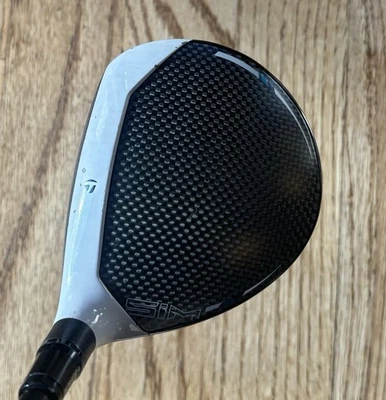 TaylorMade SIM platinum Adjustable 5W 19* Stiff Diamana Limited. SIM2 Head Cover - Image 1 of 4