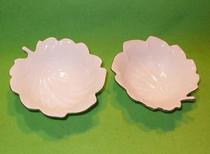 2 Pottery WHITE LEAF shaped BOWLS with gold trim.  5 7/8 " long. Set of vintage  - Picture 1 of 4