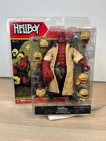 Mezco 2006 SDCC Exclusive Hellboy Comic Figure Floating Heads Coat Sealed RARE Cover
