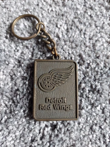 Detroit Red Wings / Spartan Stores giveaway Key chain Metal & sturdy Cover