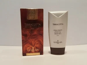 Guerlain - Crema de día teñida de terracota - Spf 8-1.7 oz - Nuevo en caja - Imagen 1 de 2