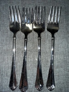 SET: 4 ERBSTÜCK ONEIDA JUILLIARD Salatgabeln 18/10 Edelstahl Besteck - Bild 1 von 2