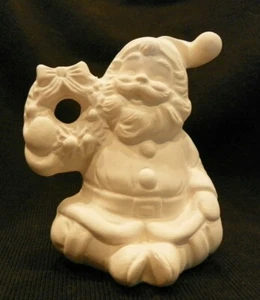 Santa Claus sitting, holding a wreath, white ceramic bisque ready to paint - Picture 1 of 5