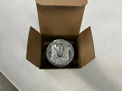 SU2592121C Driver or Passenger side Replacement Fog Light Assembly - Image 1 of 3