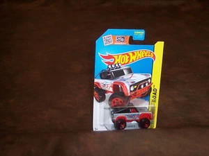 HOT WHEELS - CUSTOM FORD BRONCO - BAD CARD - NEW CAR - Picture 1 of 6