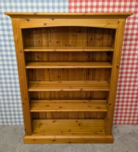 Solid Pine Low Bookcase w/ 4 Adjustable Shelves – Excellent Condition - Picture 1 of 24
