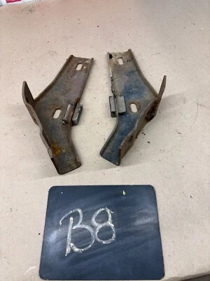 1966 1967 66 67 Buick Skylark GS "especial" parachoques trasero soportes montaje OE Foto 1 de 4