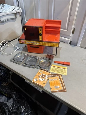 Vintage 1973 Easy Bake Oven Incomplete - Image 1 of 4