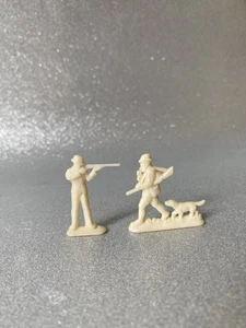 2 Margarinefiguren Jäger mit Hund & Gewehr – Fri-Homa - 50er Jahre - Bild 1 von 3