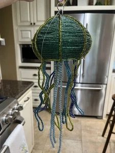 Escultura de medusas con cuentas de alambre de vidrio colgante decoración tropical Beadworx azul verde - Imagen 1 de 8