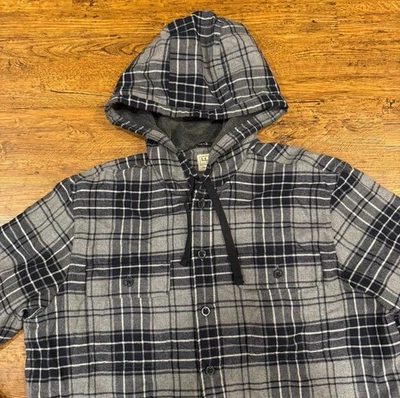 Camisa com capuz masculina LL Bean cinza xadrez forrada de lã com botões flanela G - Imagem 1 de 4