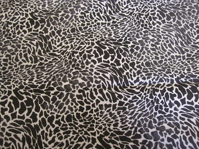 Tecido de algodão estampas de pele de animal preto e branco BTYx44 - Imagem 1 de 4