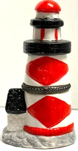 Caja de pastillas Lighthouse Stash baratija cerámica porcelana bisagras 5" x 2,5" - nunca usada - Imagen 1 de 10