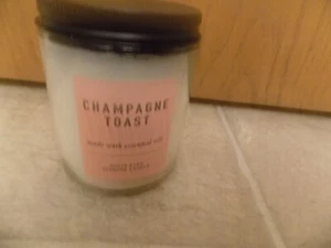 Bath & Body Works Champagne Toast Single Wick Candles - Picture 1 of 1