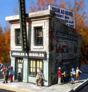 Downtown Deco HO Scale New Jiggles Giggles Cocktails Building Kit Great Decals! - Bild 1 von 8