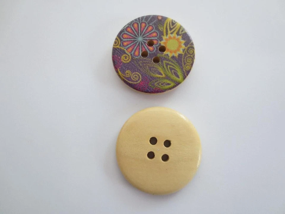 NUEVO 1 1/8 pulgadas púrpura floral girasol botones de costura madera álbum de recortes CANTIDAD 2 Foto 1 de 1