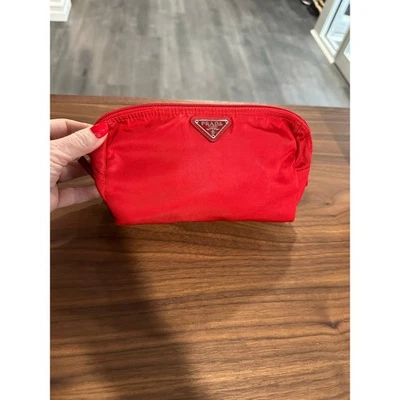 Bolsa de cosméticos Prada Re-Nylon Foto 1 de 4