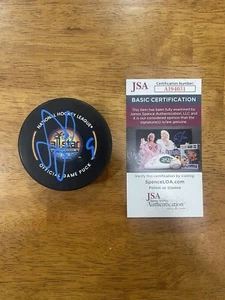 Seth Jones Blackhawks handsigniert signed Official 2023 All Star Game Puck JSA - Bild 1 von 2