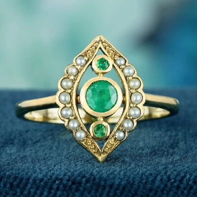 9K Yellow Gold Natural Emerald and Pearl  Three Stone Ring - Image 1 of 4