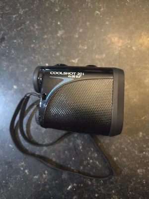 Localizador de alcance Nikon Coolshot 20i com estojo - Imagem 1 de 4