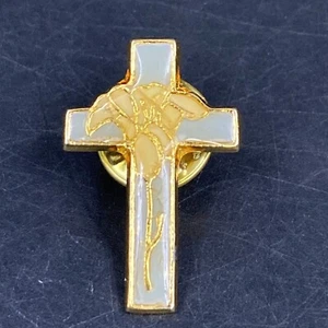 Vintage Easter Lilly Cricifix Cross Enamel Lapel Hat Pin Pinback Spring Religous - Picture 1 of 4