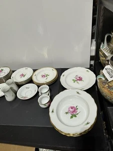 19th Century Meissen Pink Rose Dinner Service - Picture 1 of 10