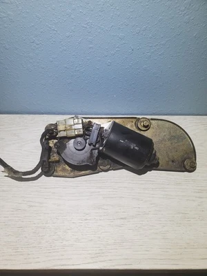 86-93 Read 1988 1989 1990 1991 1992 1993 Mazda B2000 B2200 B2600 WIPER MOTOR OEM - Image 1 of 4