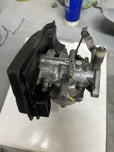 Yamaha Mariner 2 Stroke 20hp 25hp 30hp Outboard Carburettor And Air Box - Picture 1 of 5