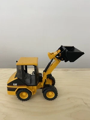 Bruder CAT Wheel Loader 1:16 Plastic Toy 1418/01 Yellow Tractor Made in Germany - Image 1 of 4