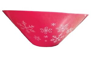 Red White Snowflakes Plastic Cookie 3 QuartTreat Bowl Container Fruit Christmas