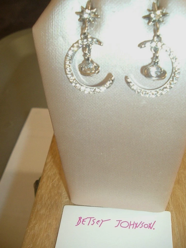 PENDIENTES PERFORADOS CELESTIALES ESTRELLAS LUNAS Colgantes SATURN Betsey Johnson Foto 1 de 4