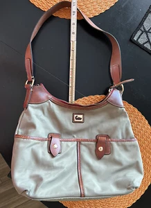 Dooney & Bourke Wayfarer Camden Zip Hobo Bag Purse Taupe Neutral - Picture 1 of 13