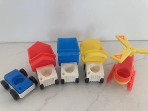 Vintage Fisher-Price Little People ~ Lotto di 5 veicoli-auto, 3 dumper, elicottero - Foto 1 di 11