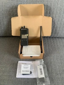 Motorola DP4601e VHF Digital Two-Way Radio | BRAND NEW | AUTHENTIC MOTOROLA - Afbeelding 1 van 7