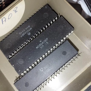 MC68A08P  Circuit  Intégré NOS   MC 68A08 P      1 Pcs      Fr T48 - Imagen 1 de 3