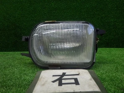 Luz antiniebla derecha JDM 2004 Mercedes-Benz Clase C W203 C200 OEM HELLA 2158200656 Foto 1 de 4