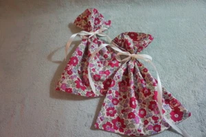 2 Liberty of London Blumen Taschen/Säcke + Krawattenband-Schmuck-Dessous-Aufbewahrung 8"x10" - Bild 1 von 10