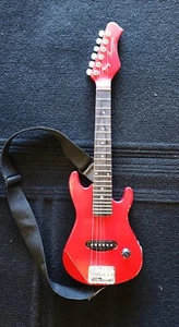 Vintage Harmony Solid Body Electric Travel Guitar 3/4 Size. Single Pickup, Red. - Picture 1 of 15