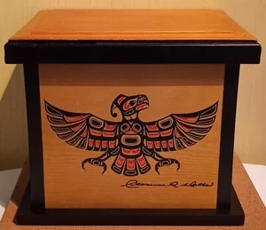 Wood Haida West Coast Indian Box Clarence A. Wells Blackfish Killerwhale Eagle - Picture 1 of 10