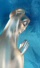 Statuette Vierge Marie en prière en  Cristal moulé Signé  DN4125