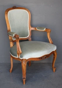 Antique French Louis XV carved walnut fauteuil armchair large comfort chair seat - Picture 1 of 14