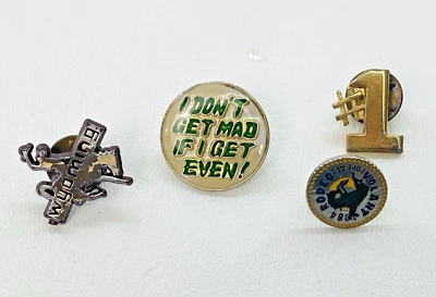 Prendedores de sombrero de solapa I Don't Get Mad If I get Even, #1, Volant Rodeo '84 AFB, Wyoming Foto 1 de 4