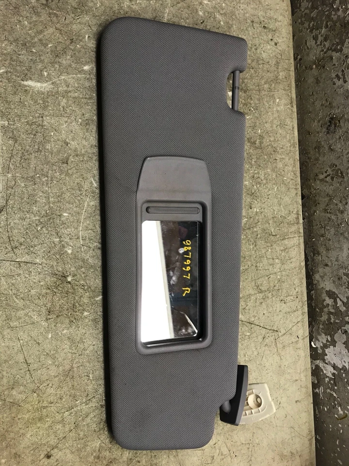 10 11 12 13 14 15 16 17 BMW 535i 550i GT pasajero derecho parasol gris  Foto 1 de 2