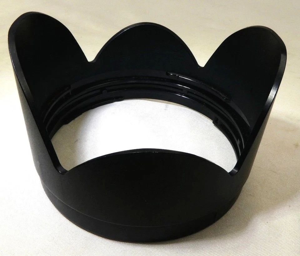 82mm ID Plastic screw in Lens Hood ( unknown brand)  twist on type - Image 1 of 1