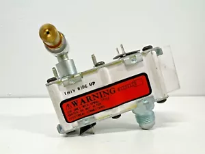 Genuine OEM Robertshaw Eaton Gas Oven Safety Valve 4090-318 - Picture 1 of 3