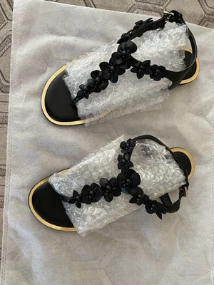 Michael Kors black Flat sandals size 7.5? - Image 1 of 4