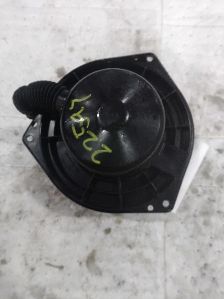 Motor soplador HVAC usado se adapta a: Nissan Pathfinder 2004 desde 12/98 VIN 7º dígito G Foto 1 de 4