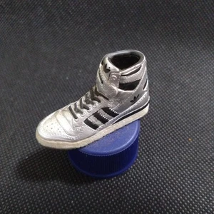 FRUM-HI silver No.15 Adidas Sneakers Shoes Bottle Cap Mini Figure Japan Vintage - Picture 1 of 5